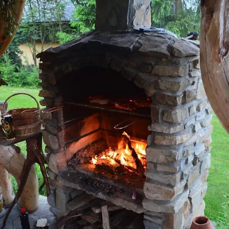 Amel Orawa Проживание в семье *