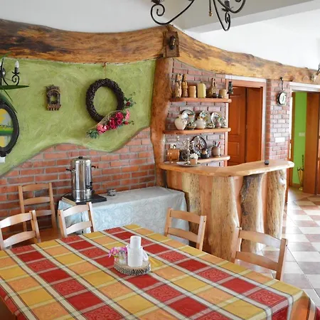 Homestay Amel Orawa
