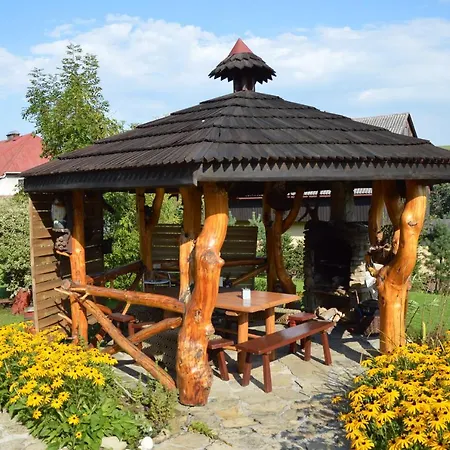 Проживание в семье Amel Orawa