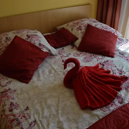 Amel Orawa Проживание в семье