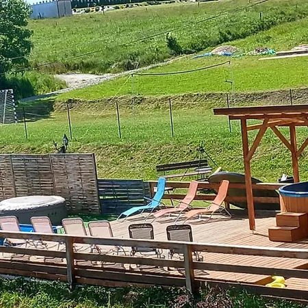 Amel Orawa Проживание в семье *